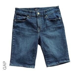 GAP DENIM | NWOT 9” DENIM BERMUDA SHORT | SIZE 6